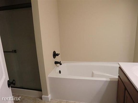 7100 Master Bath 08-11