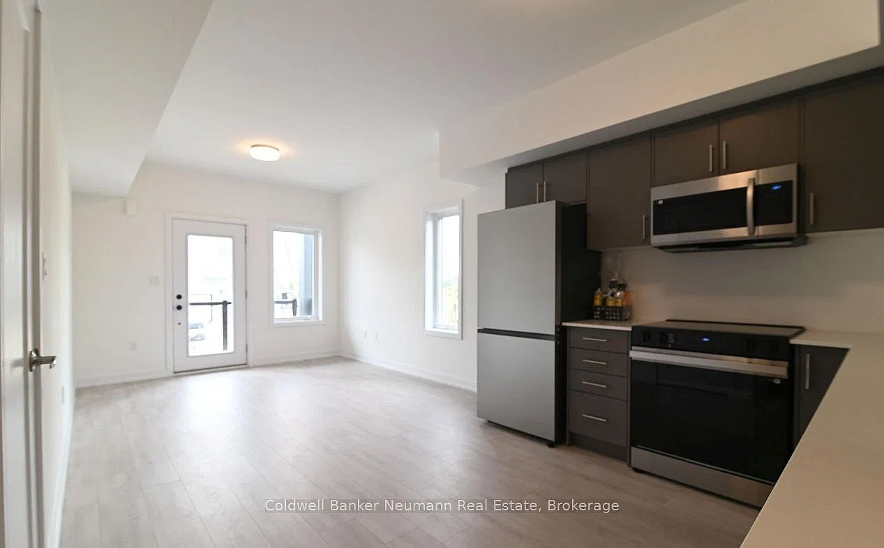 42 Lowes Rd W — Photo 2