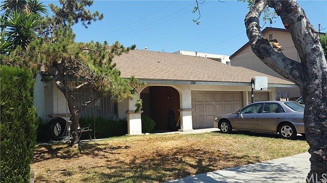 2nd image of 1318 Masser Pl