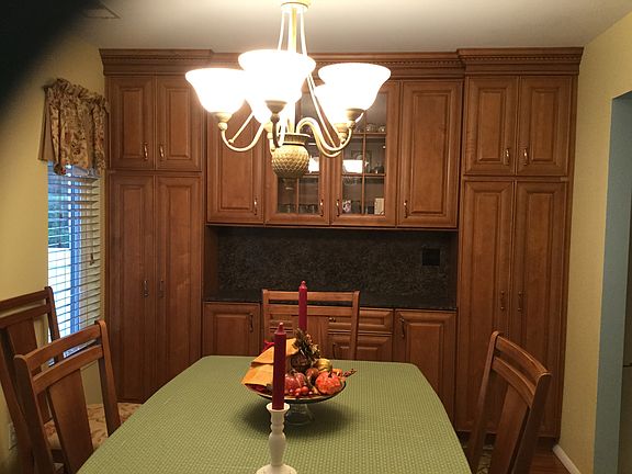 2nd image of 315 Elton Ct N