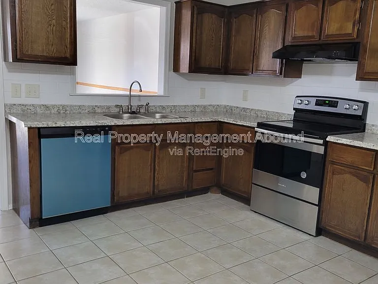 8006 N 117th East Ave — Photo 1