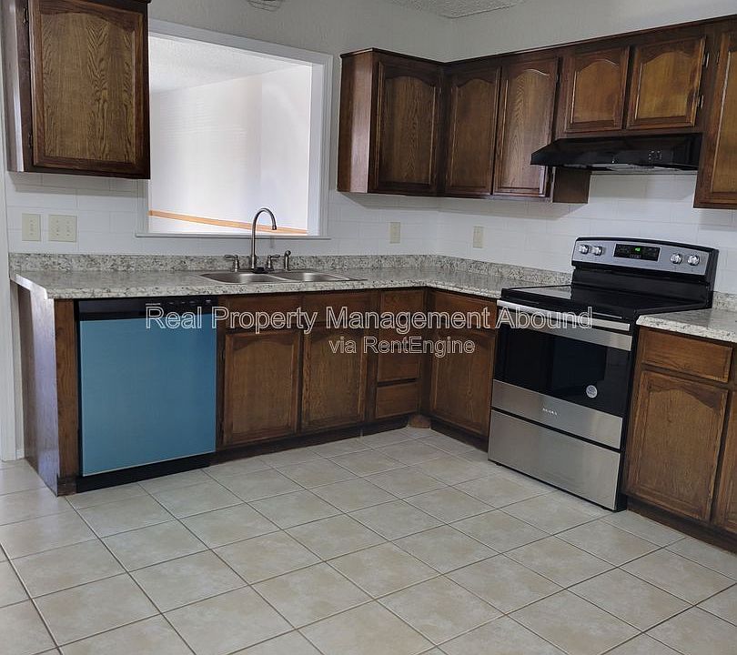 1st image of 8006 N 117th East Ave