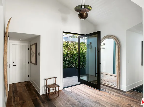 6851 Fernhill Dr, Malibu, CA 90265