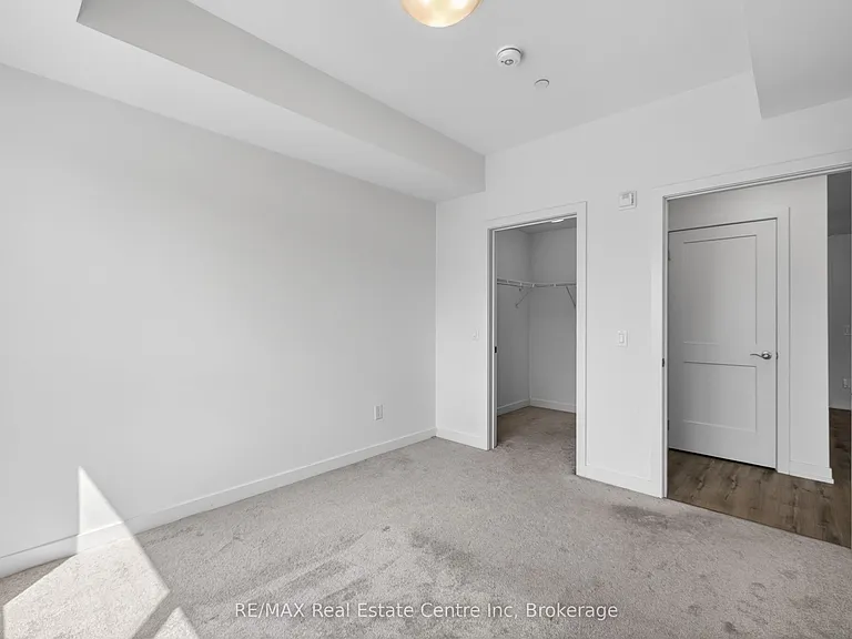 251 Northfield Dr E — Photo 23