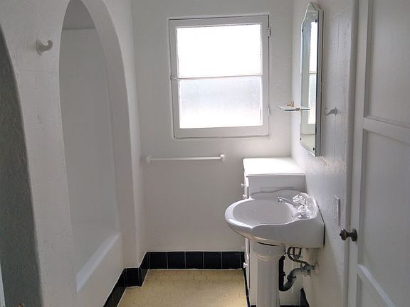 3rd image of 316 Park Ave #318