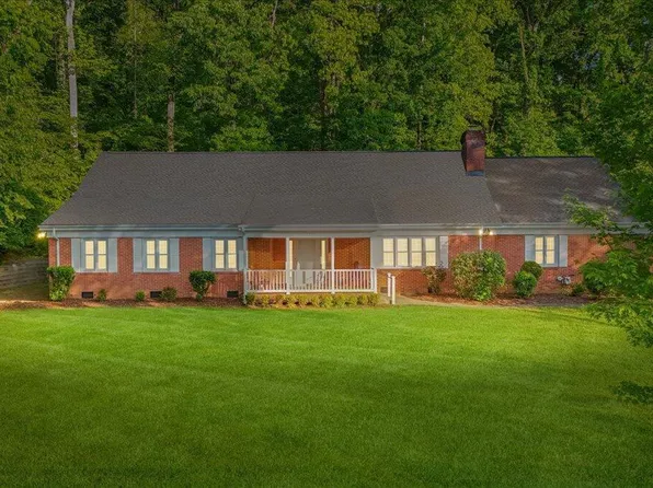 2300 Edgewood Ave, Elizabethton, TN 37643