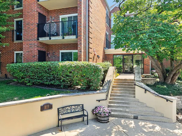815 Leicester Rd #320A, Elk Grove Village, IL 60007