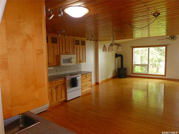 5th image of 67 Mathews CRESCENT
