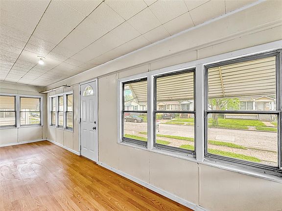 5th image of 2433 Hodges Ave