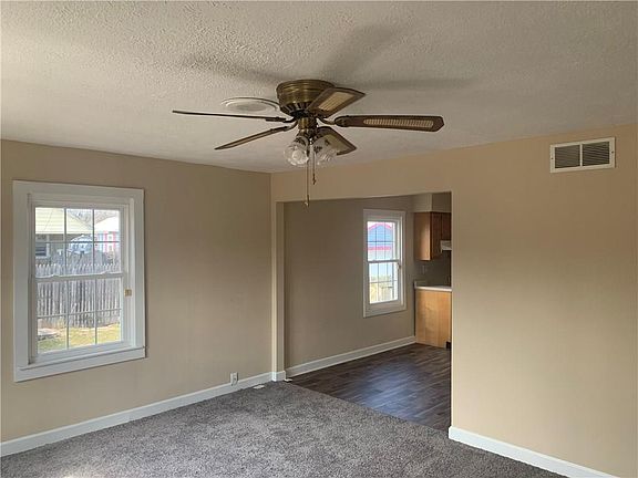 3rd image of 3816 Hoyt Ave