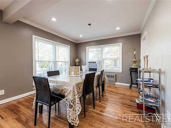 5th image of 41 Spruce St #1