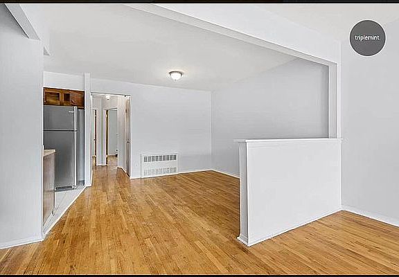 4th image of 31-27 37th St #3