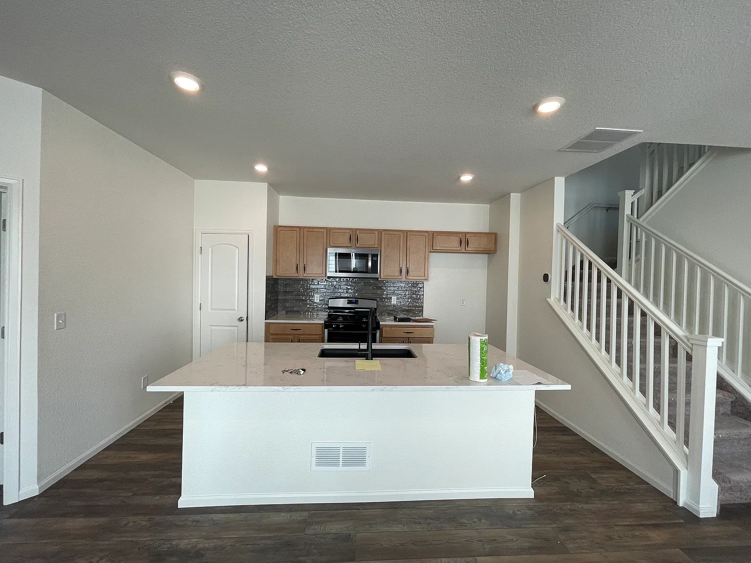 3 bed, 2.5 bath, 1778 sqft, $3,300 — Photo 3
