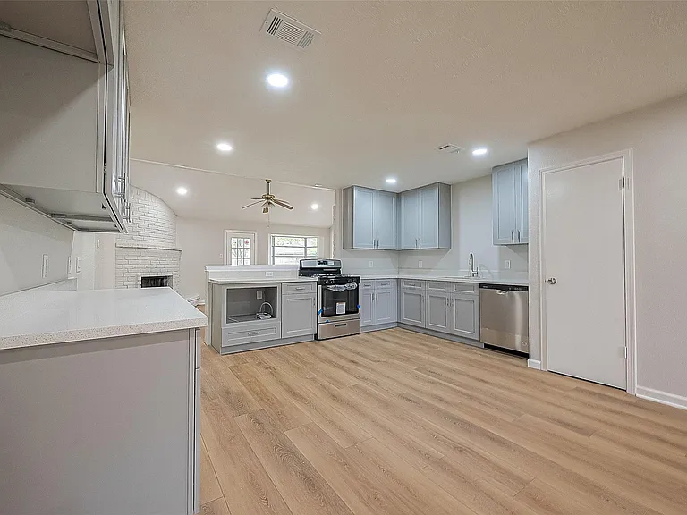 6919 Maczali Dr — Photo 9