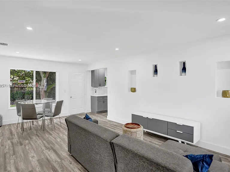 236 NW 42nd St — Photo 10
