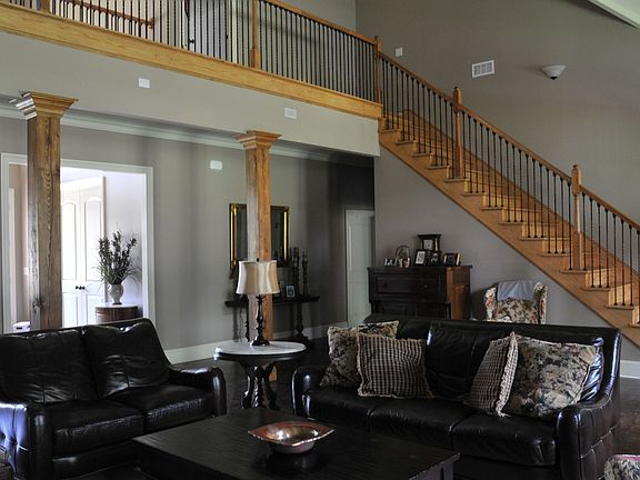 3rd image of 207 Turnberry Ln
