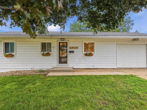 2934 Timberline St, Dubuque, IA 52001