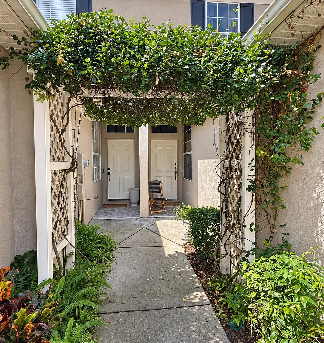 2 bed, 2.5 bath, 1272 sqft, $2,200 — Photo 2