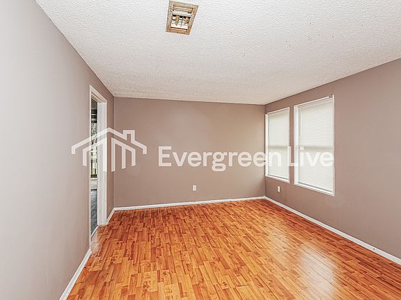 4th image of 121 Winchester Dr