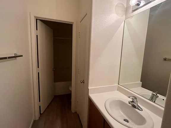 2nd image of 5001 Droubay Dr