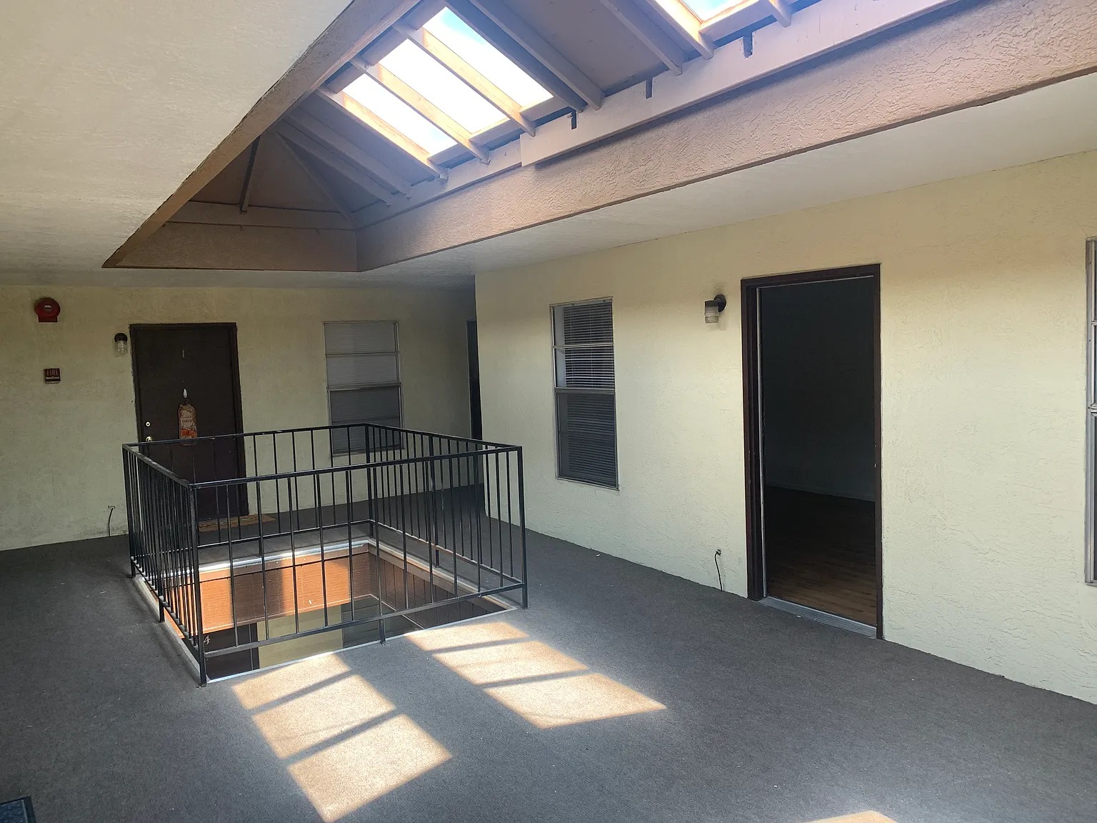 Spacious and Updated 1-Bed Apartment in Quiet NE Cul-de-sac — Photo 3