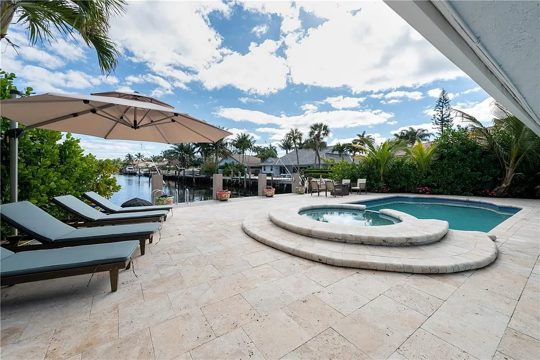 4 bed, 3.0 bath, 2189 sqft, $20,000 — Photo 2