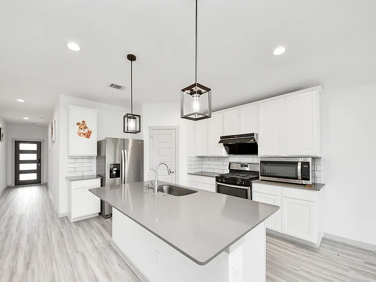 7007 Fleetwood Crescent Way — Photo 12