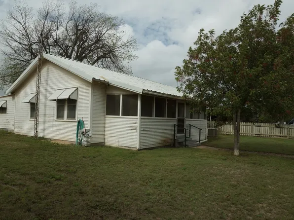365 N Main St, Barnhart, TX 76930