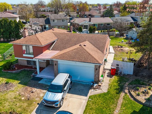 17906 Cider Mill St, Macomb, MI 48044