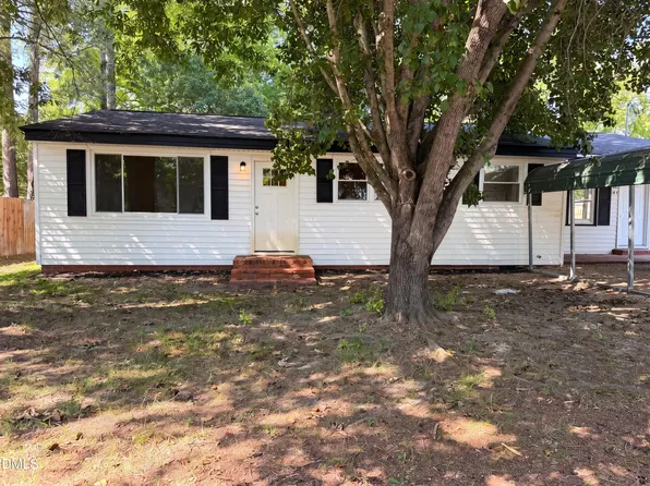107 Starling St, Pine Level, NC 27568