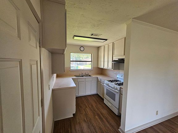 3rd image of 3609 Bowling Ln