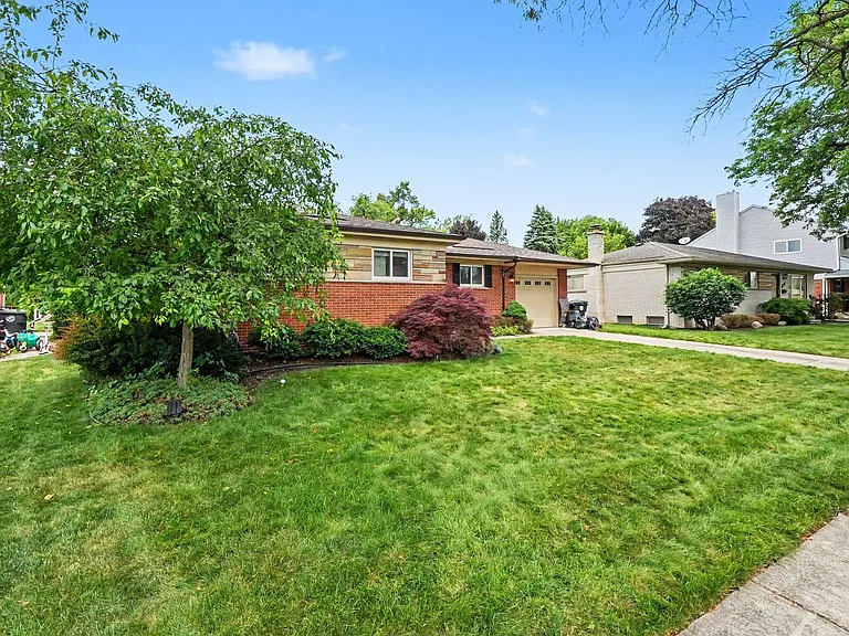 29668 Edward Pl — Photo 2