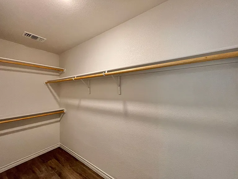 1704 Clovis Dr — Photo 17