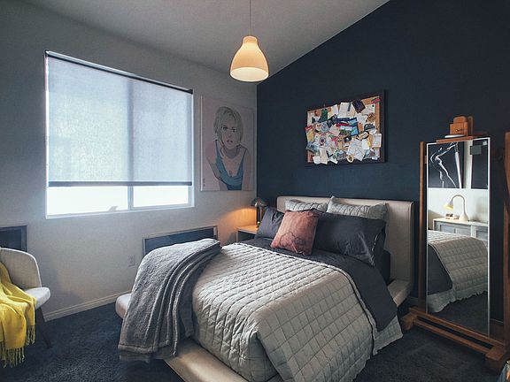 Guest bedroom