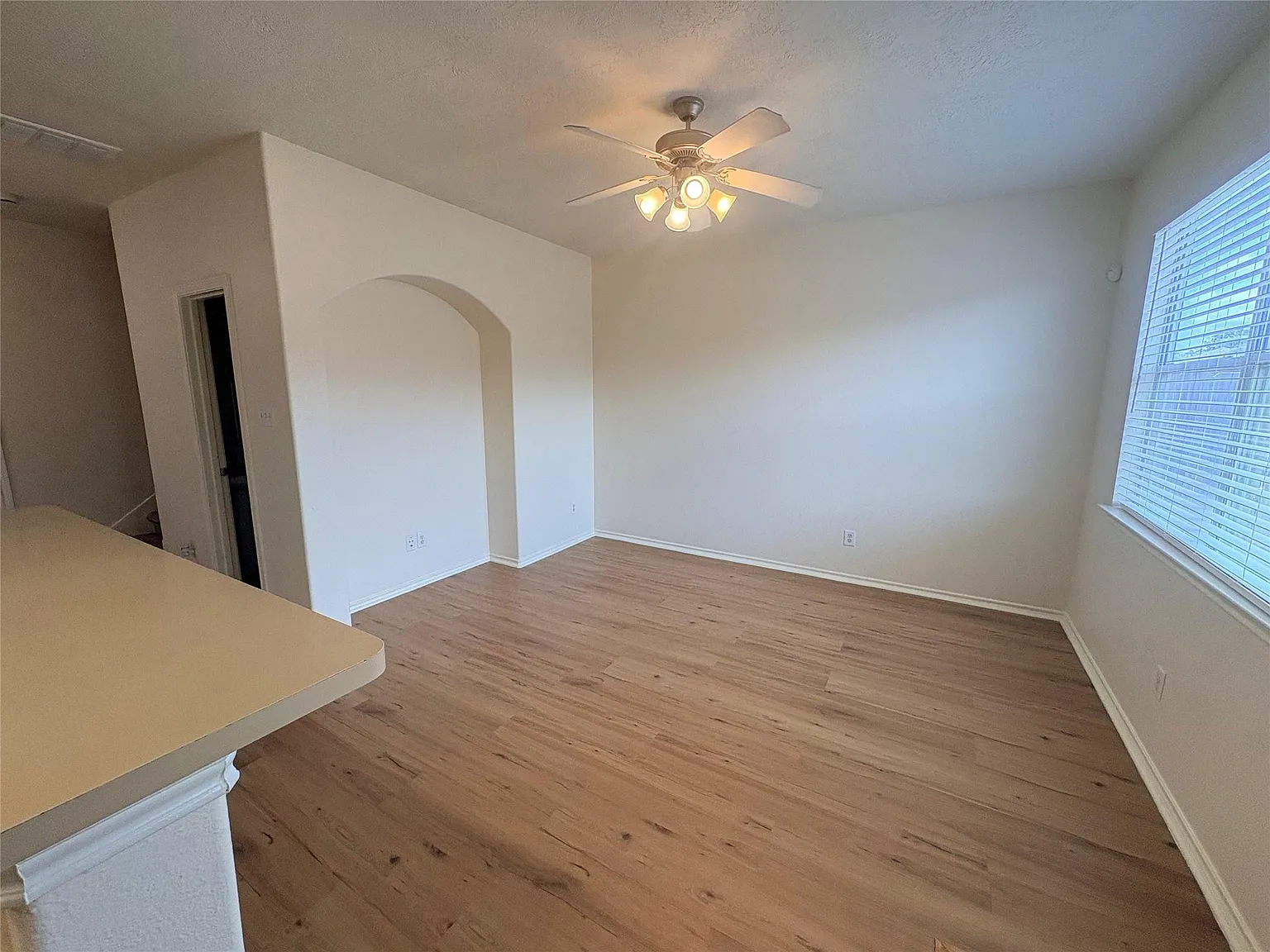 3 bed, 2.5 bath, 1569 sqft, $1,850 — Photo 4