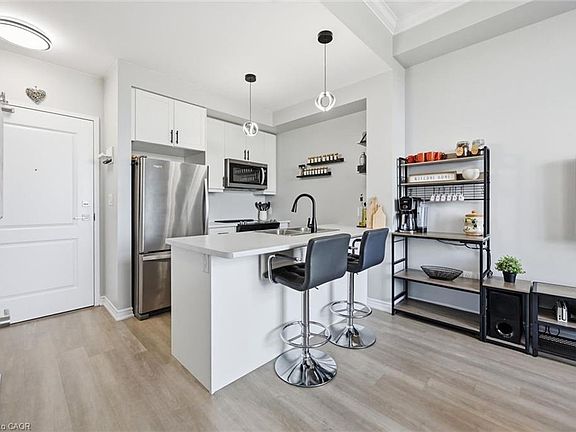 5th image of 450 Dundas St E #514