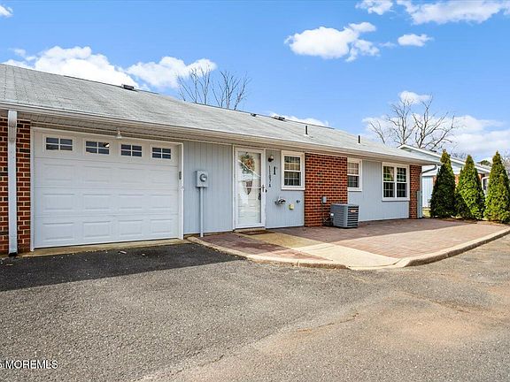 2nd image of 1107A Argyll Circle