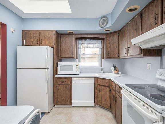 4th image of 1657 Carla Ln