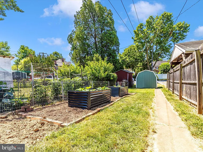 232 Dill Ave — Photo 55