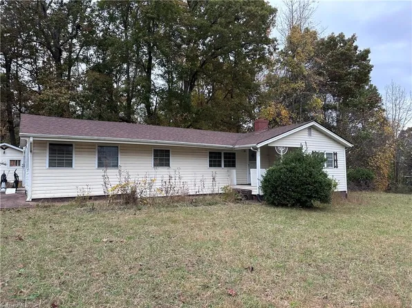 1724 Rock Creek Dairy Rd, Whitsett, NC 27377