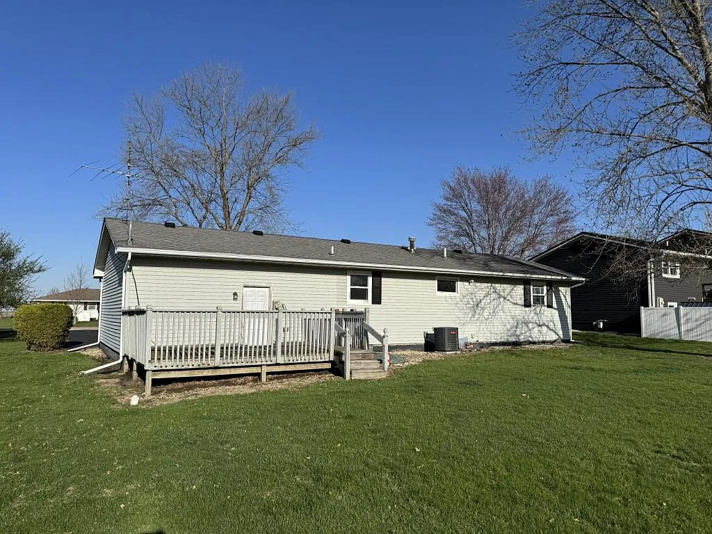 402 S Stockdale Ln — Photo 3