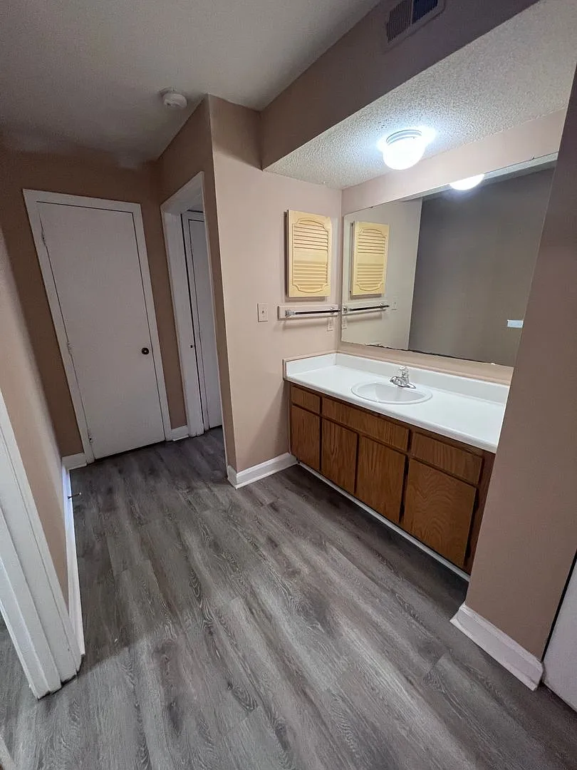 2 Bed 2 Bath End Unit, new flooring throughout! — Photo 1