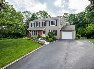 525 Winthrop Rd, Collegeville, PA 19426