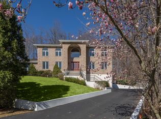 7 Eden Hunt Pl, Armonk, NY 10504