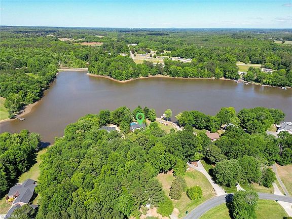4th image of 540 Waters Rd