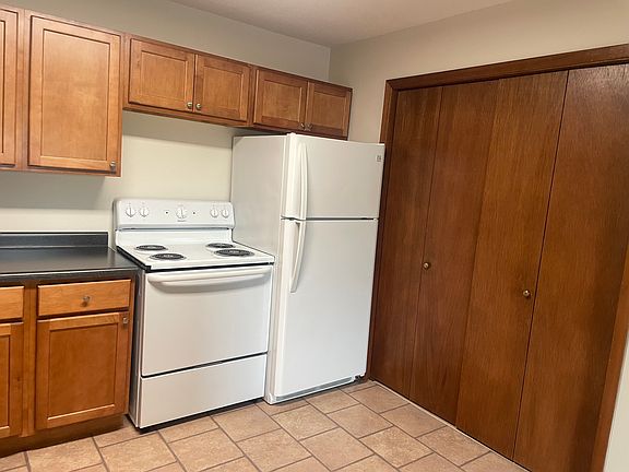 4th image of 425 8th Ave NE APT 1