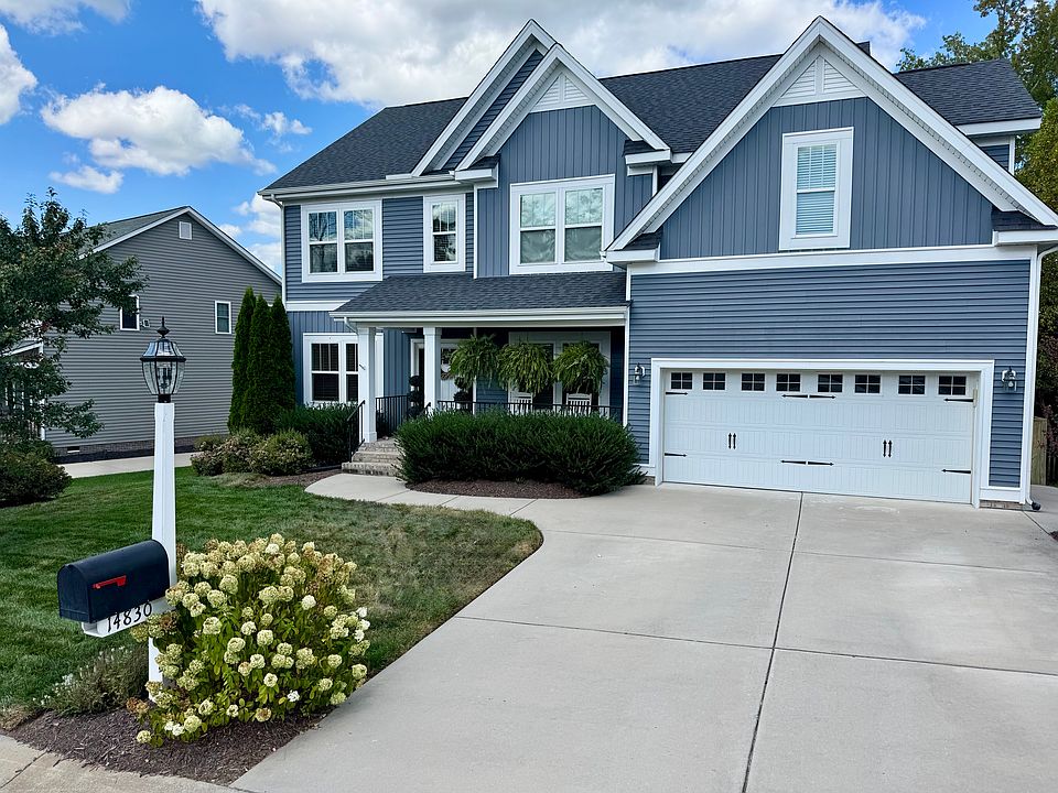 Private street with friendly neighbors