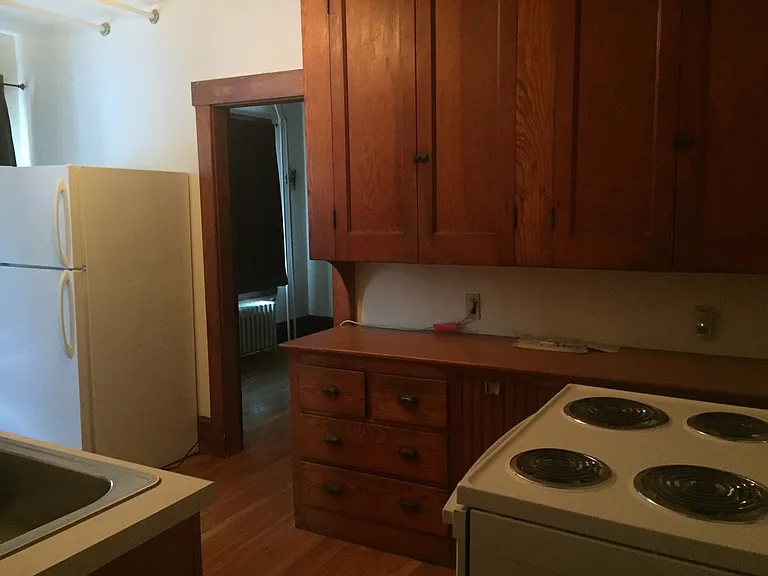 68 Ascutney St — Photo 4