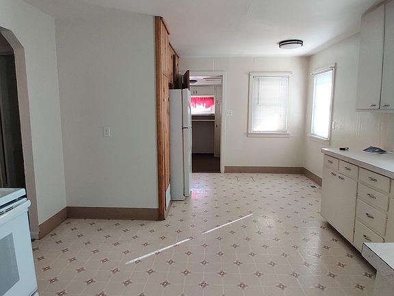 Eat-In Kitchen