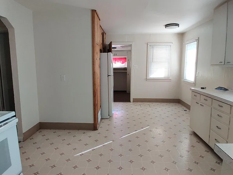 Eat-In Kitchen